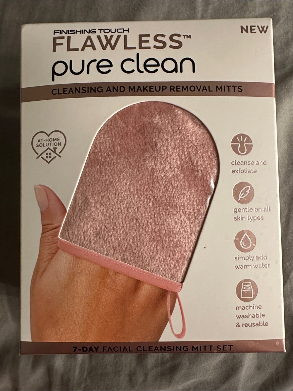 NEW Finishing Touch Flawless Pure Clean Pink Cleansing & Makeup Removal Mitts
